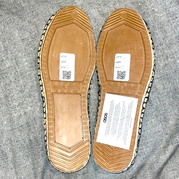 Brand New Size 7 Black hand Sewn ASOS loafer shoe (unisex) - Picture 3 of 4